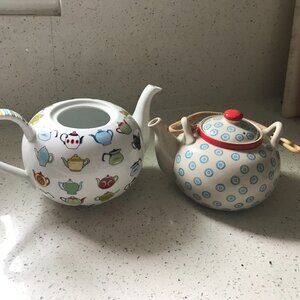 Set of 2 Teapots Bloomingville